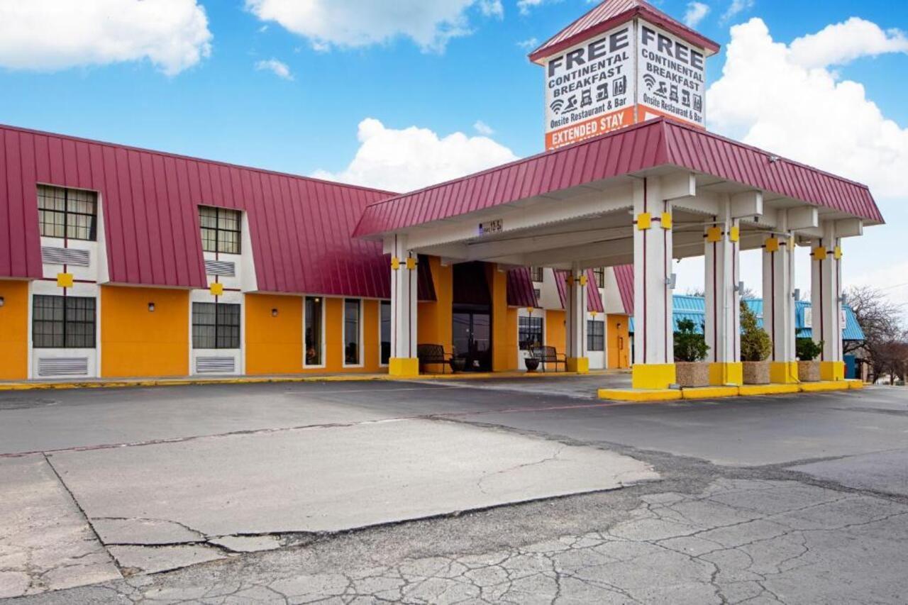 Economy Inn & Suites Denton Exterior photo
